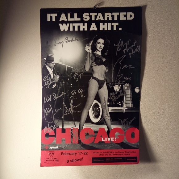 Signed Broadway cast photo Chicago - Picture 1 of 7